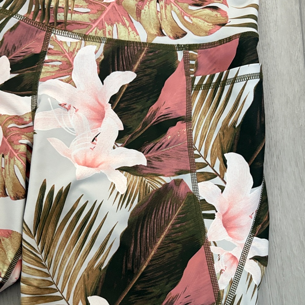 Old Navy Black Zebra and Floral Print Women's Bike Shorts - Picture 4 of 10